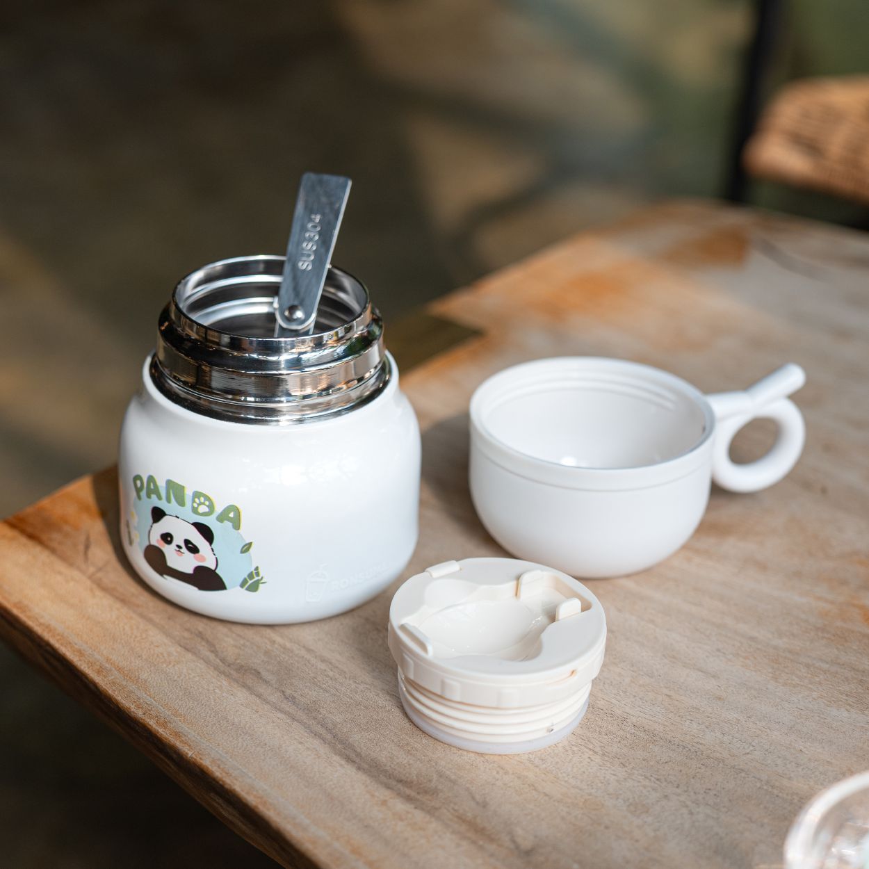 Panda-Themed Children's Thermos Cup M1