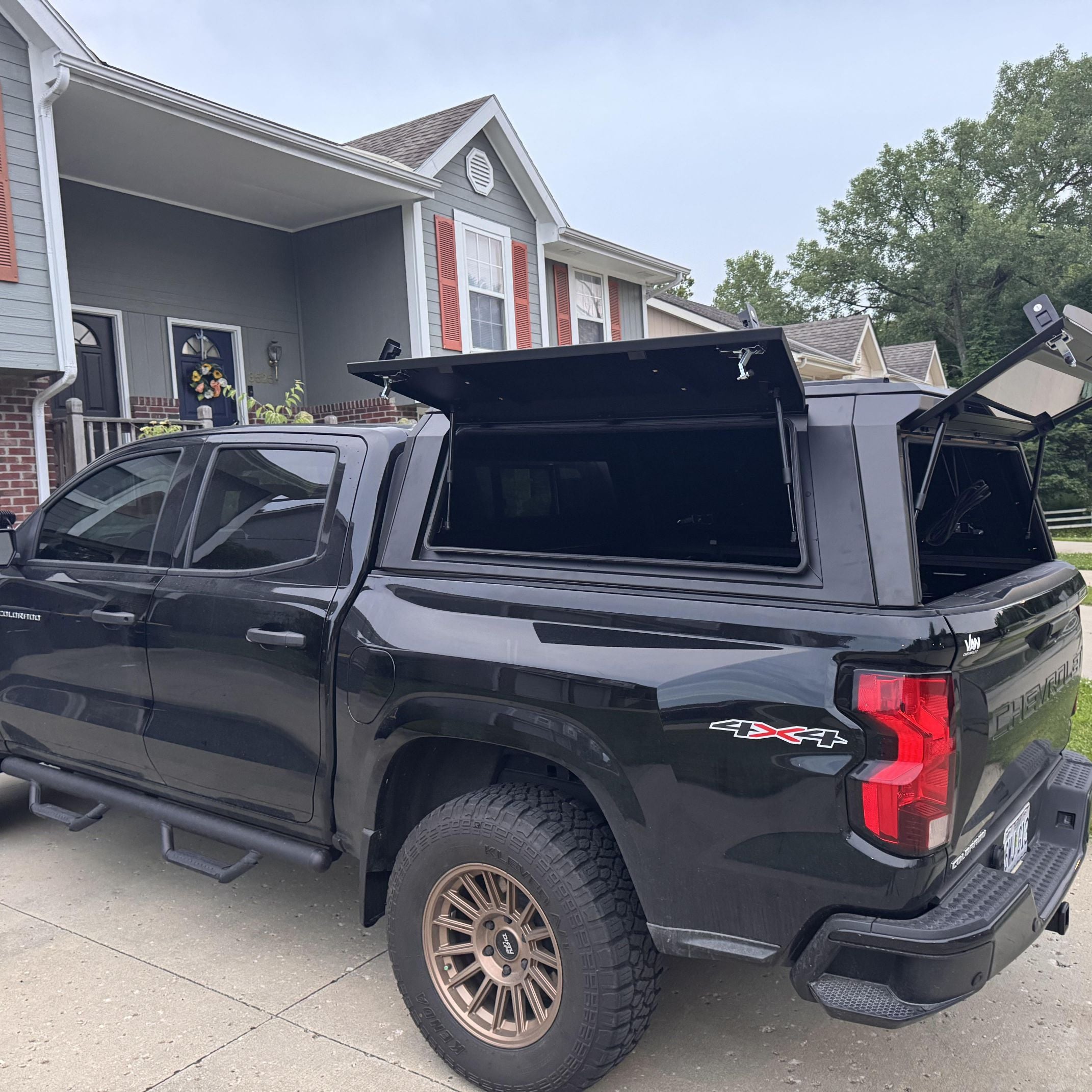Chevrolet Colorado&Silverado Truck Caps