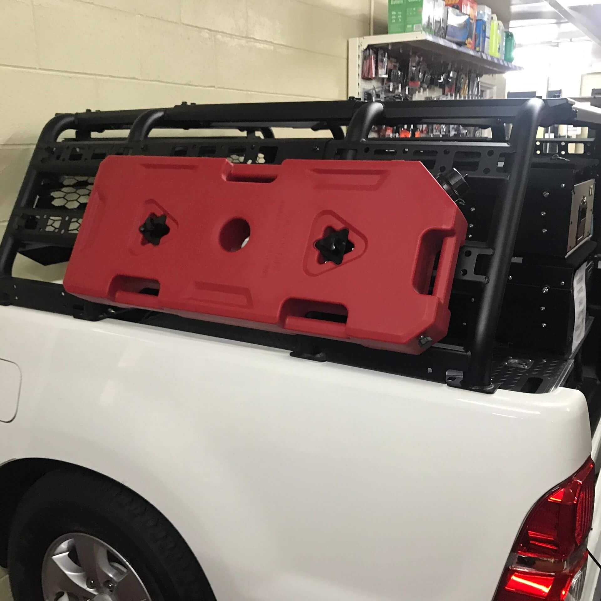 High Capacity Plastic Water Carrier Jerry Can with Brackets